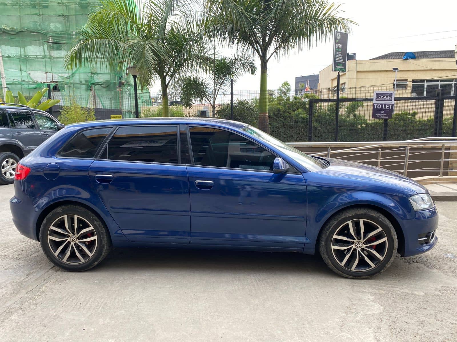 Car photo 8