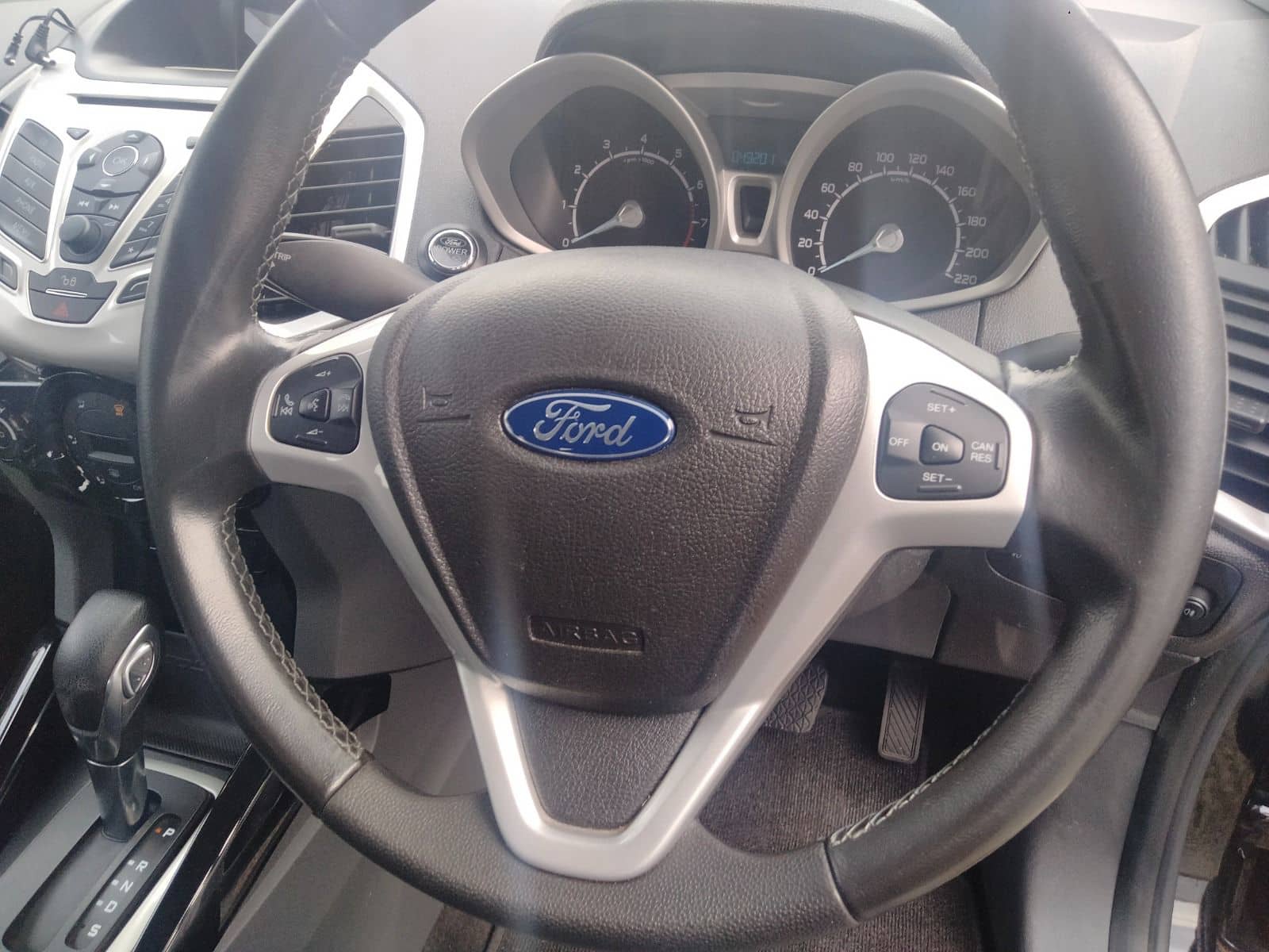 Car photo 8