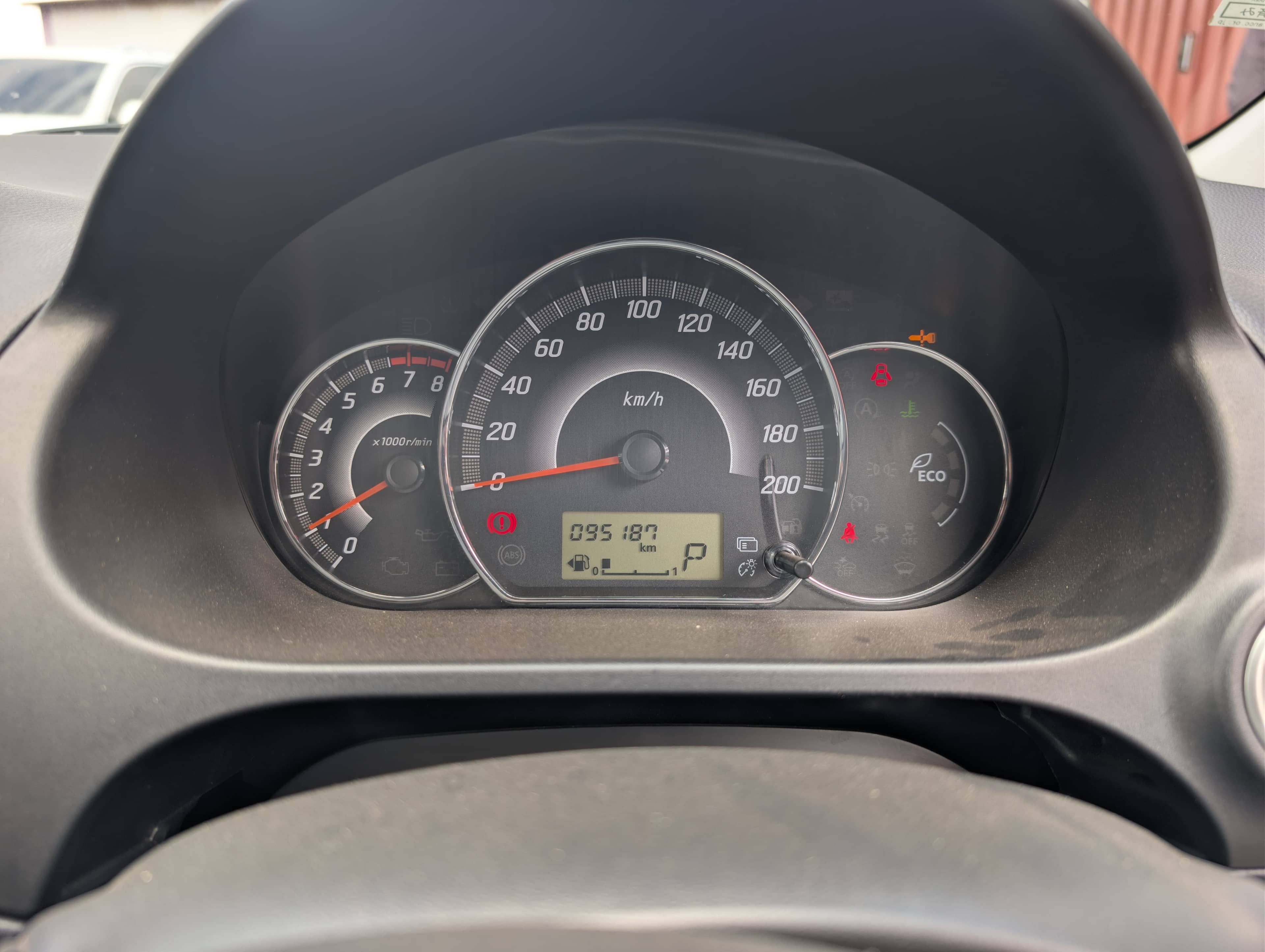 Car photo 10