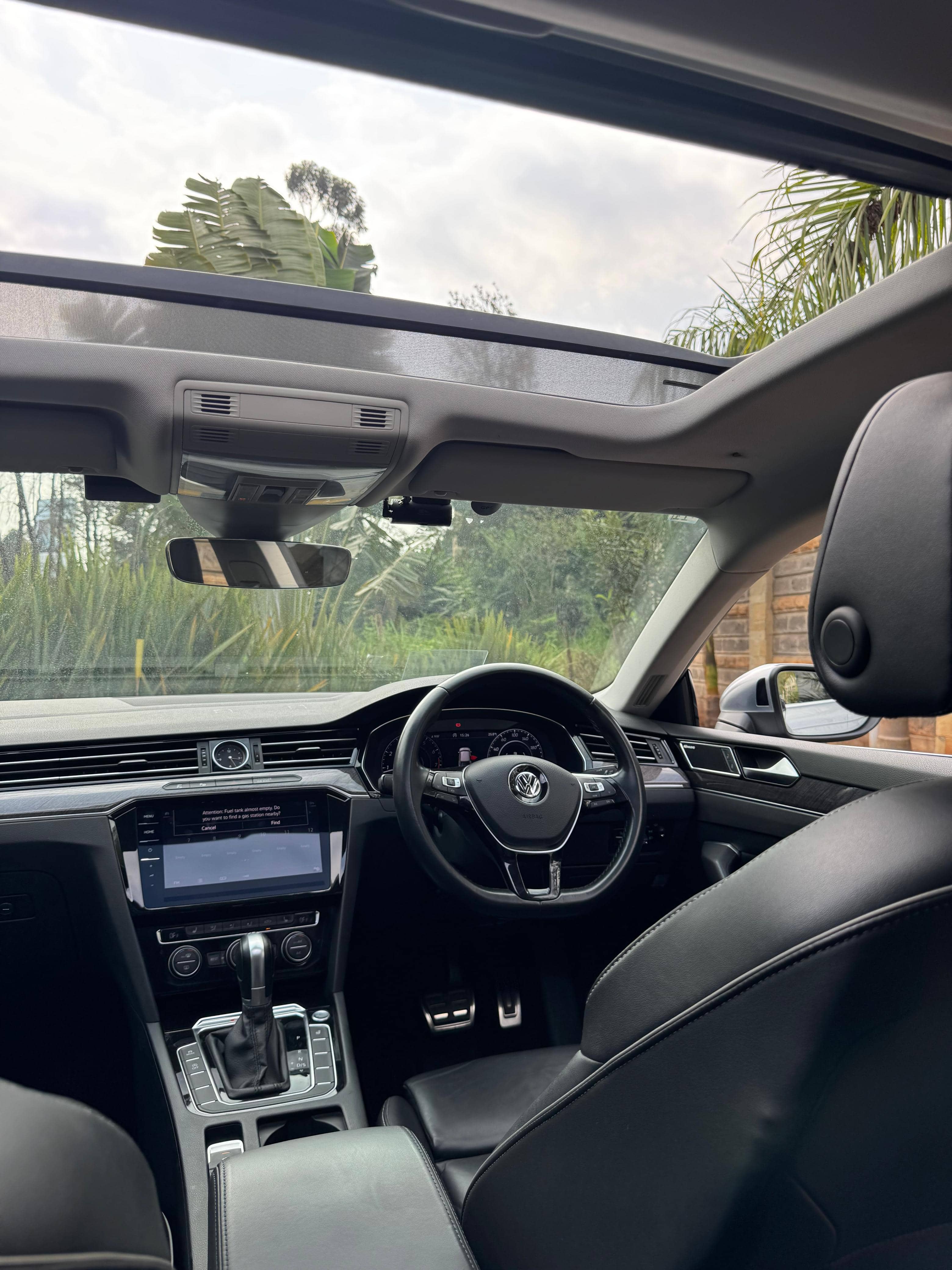 Car photo 7