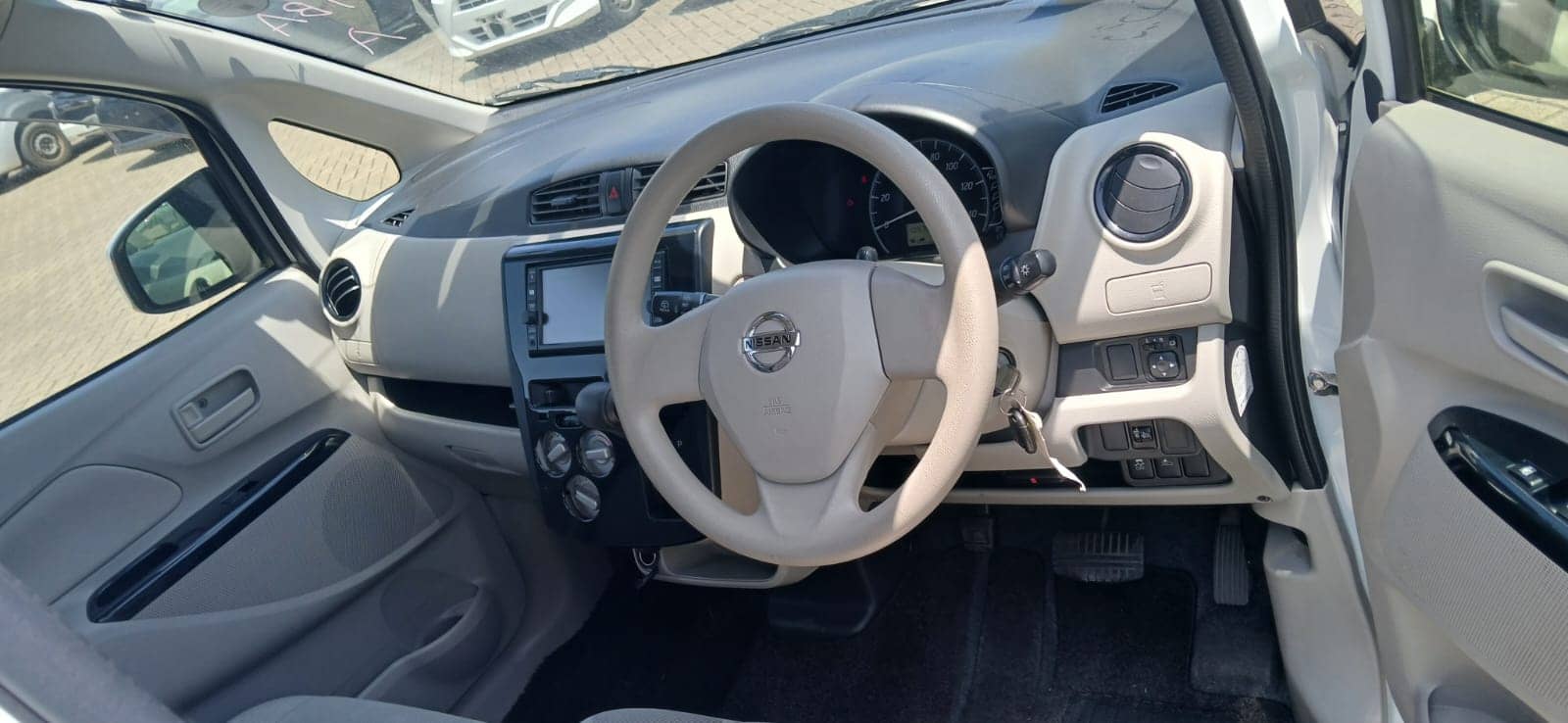 Car photo 11