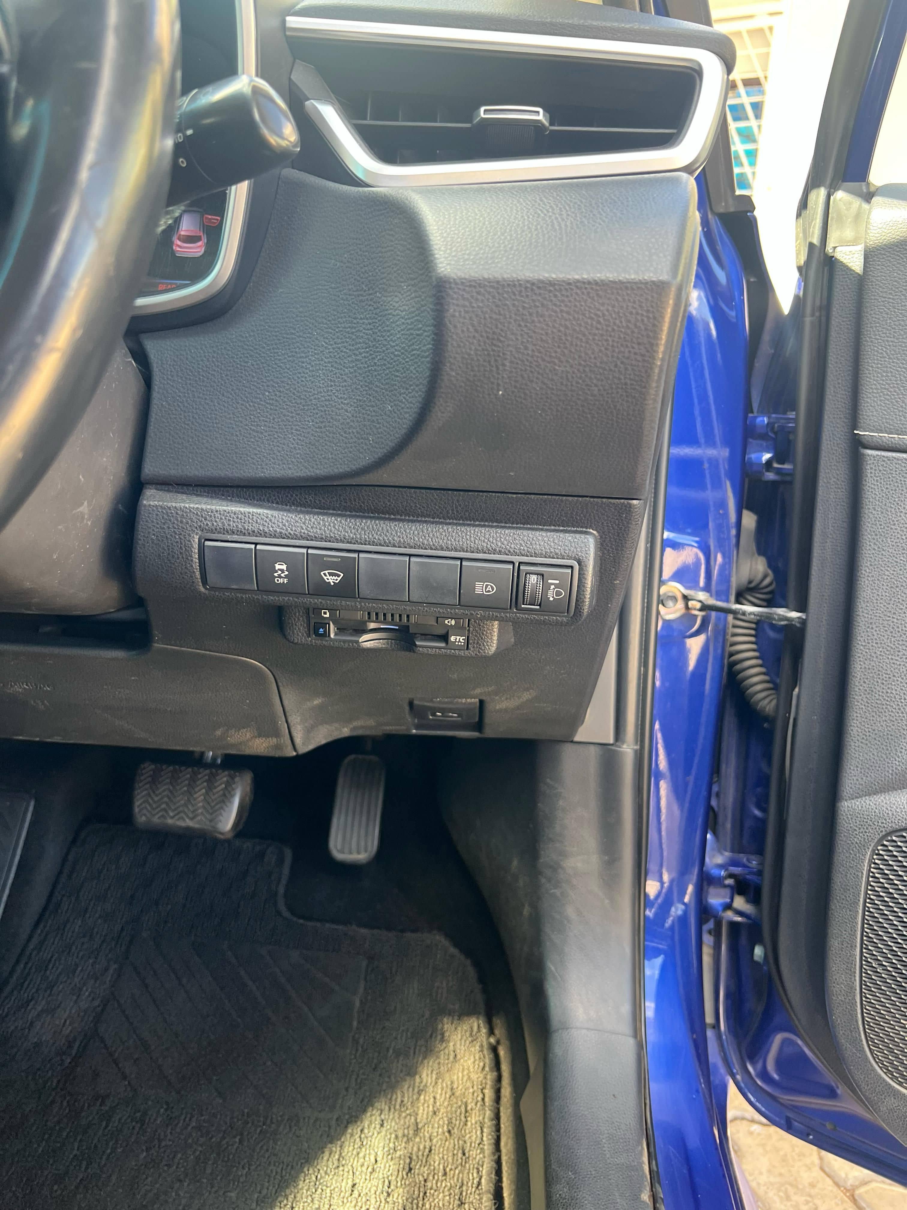 Car photo 10