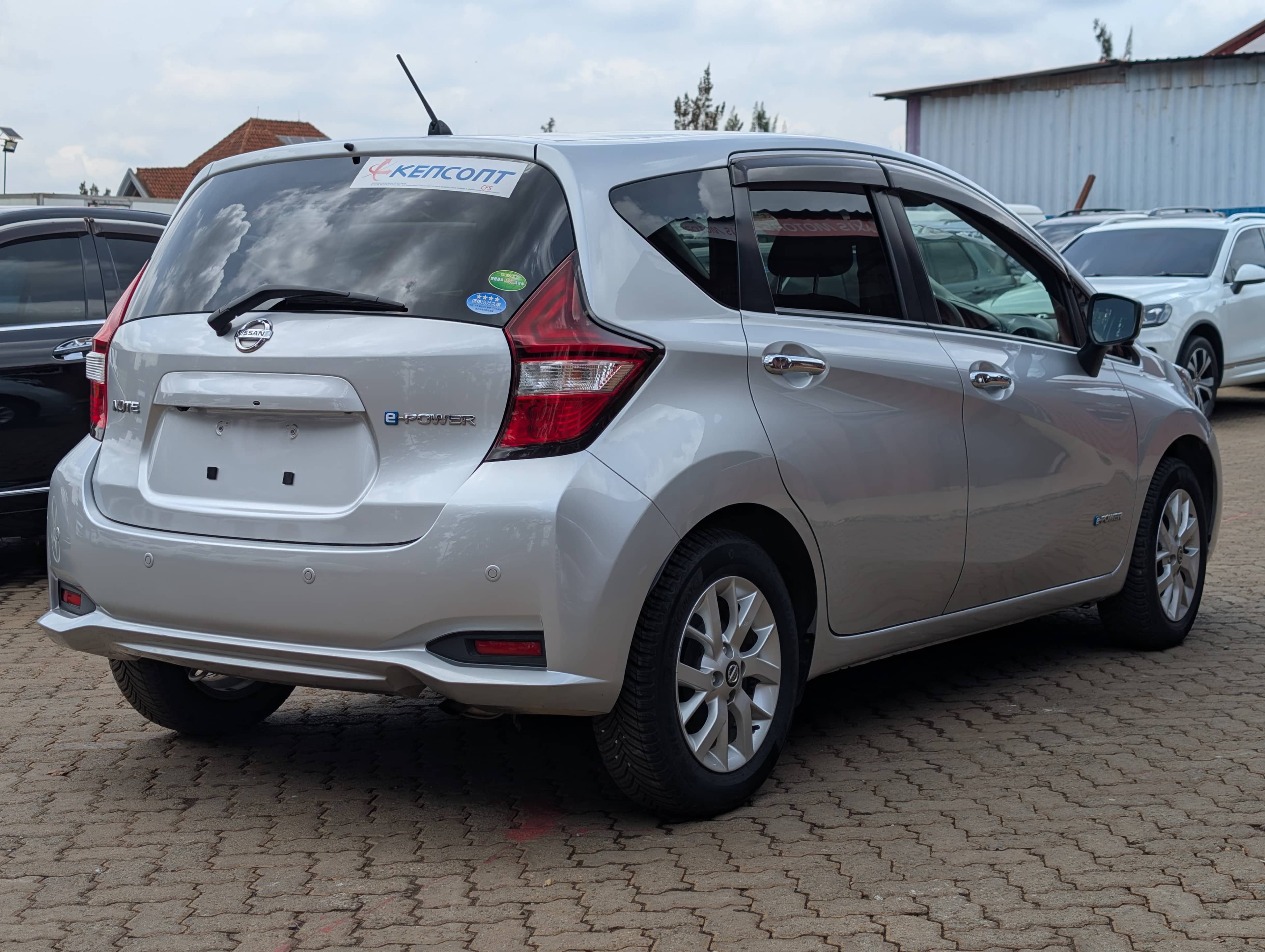 Car photo 5