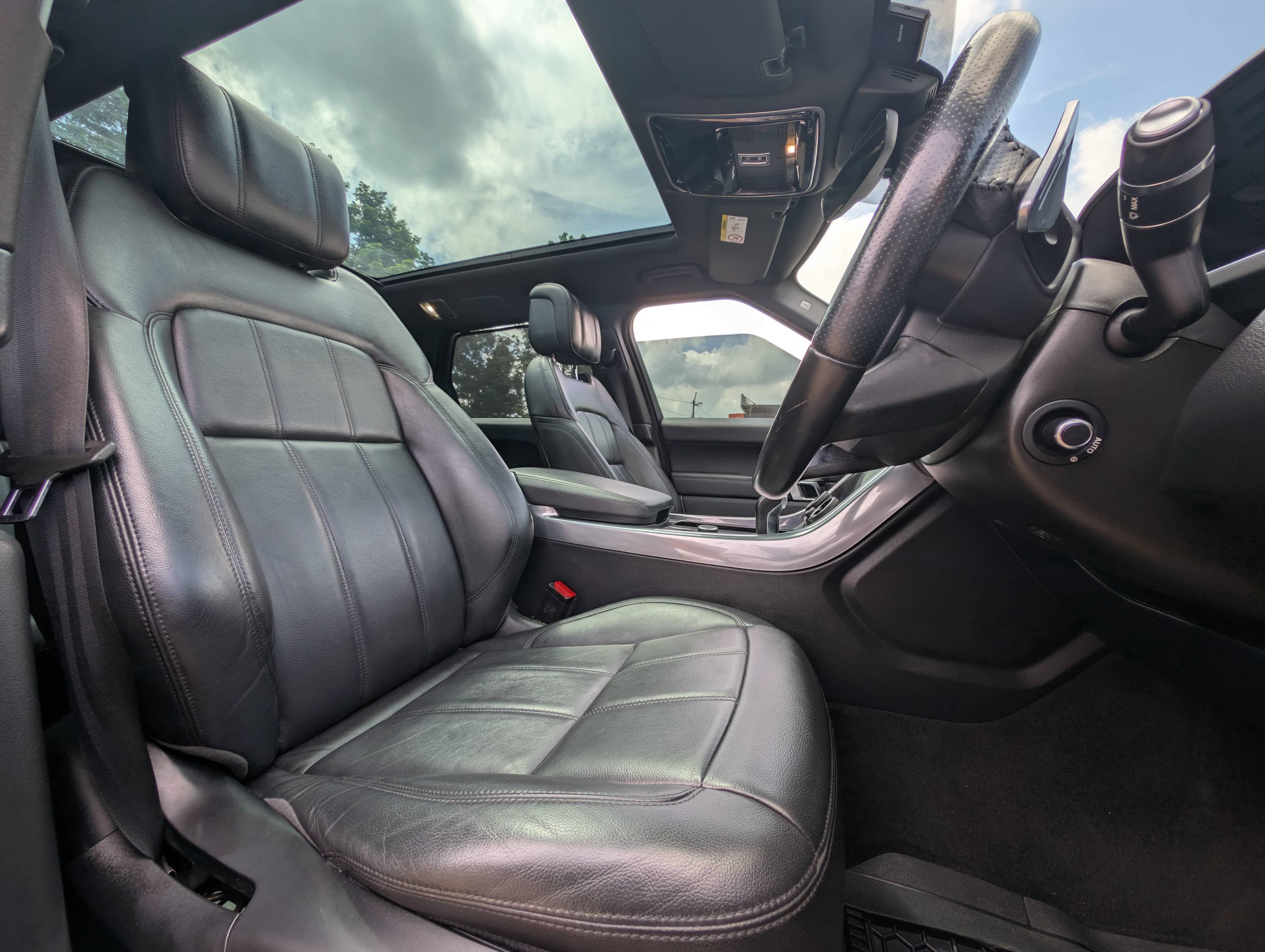Car photo 8