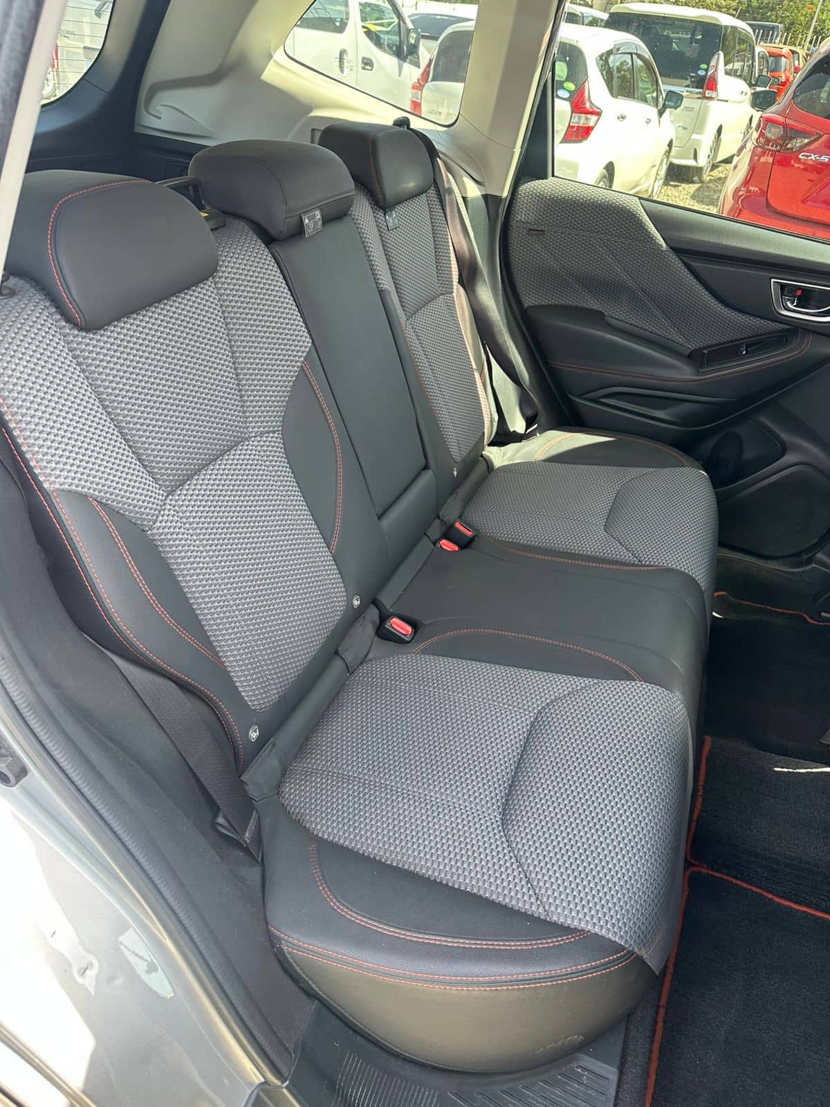 Car photo 9