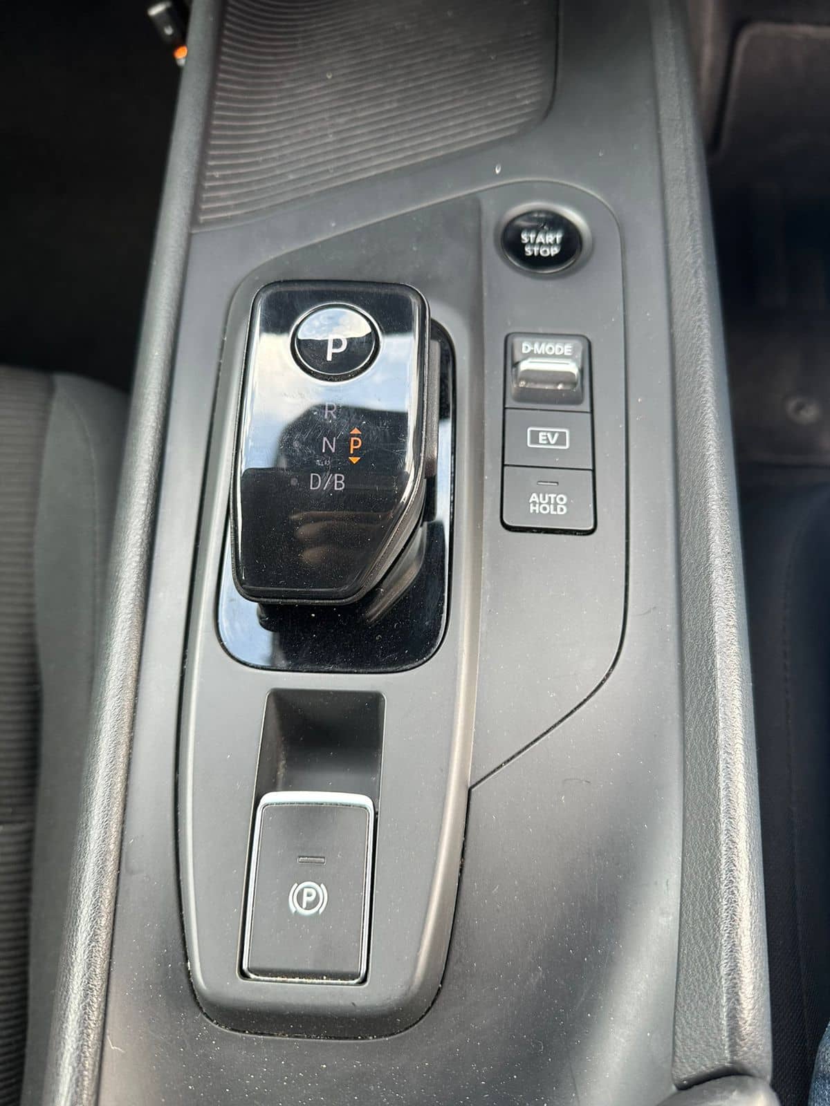 Car photo 10