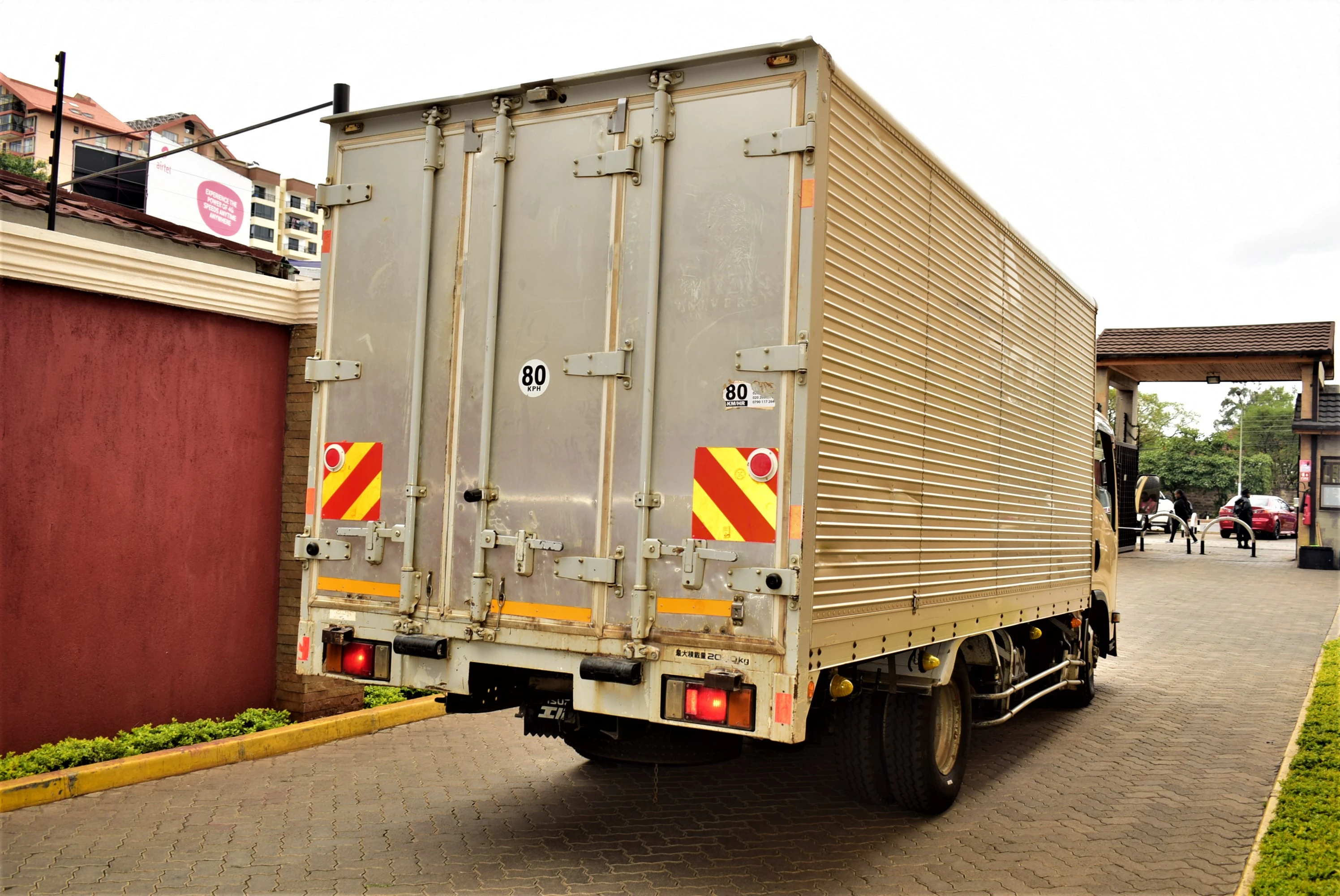 ISUZU ELF TRUCK