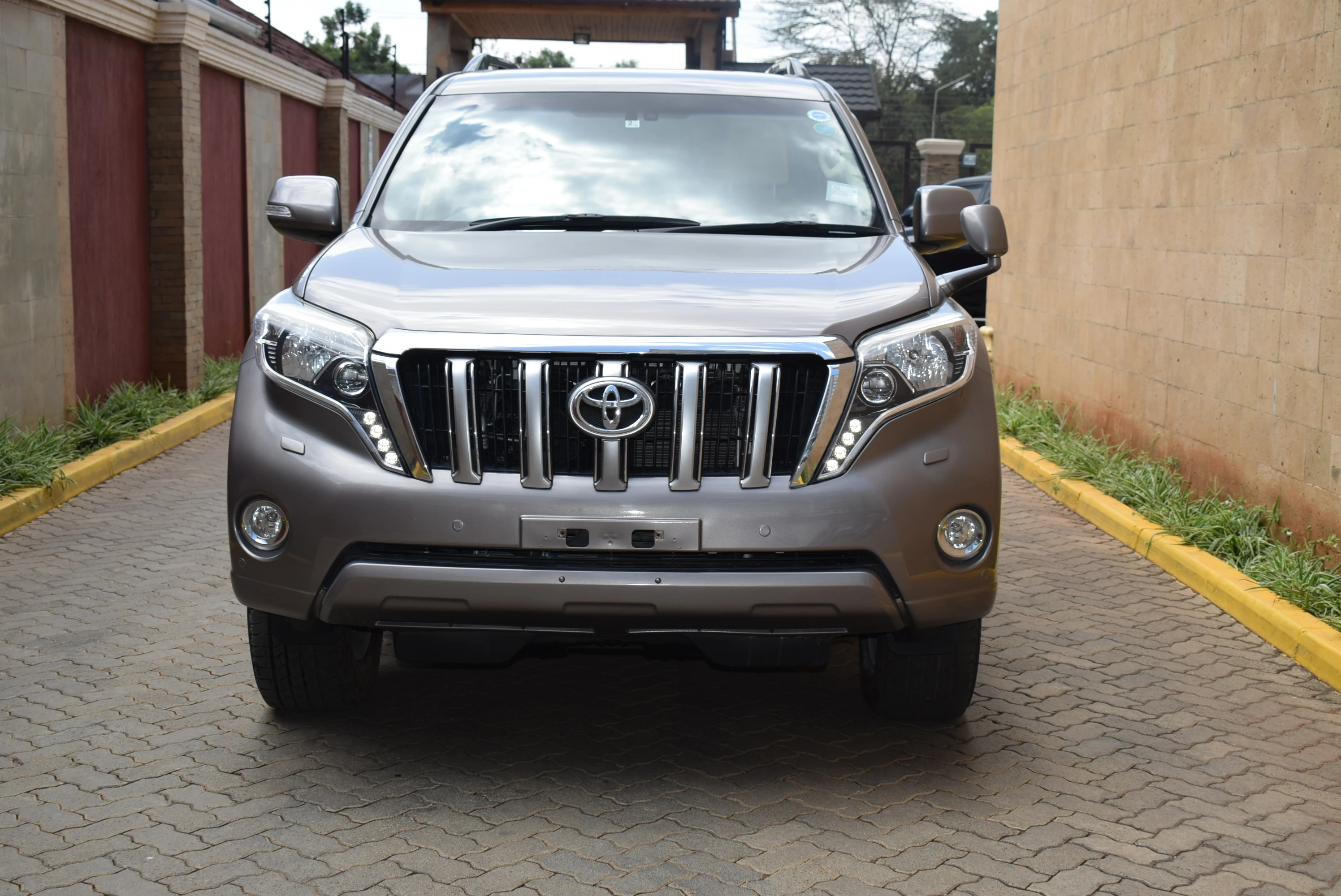 TOYOTA LAND CRUISER PRADO TXL GDJ150