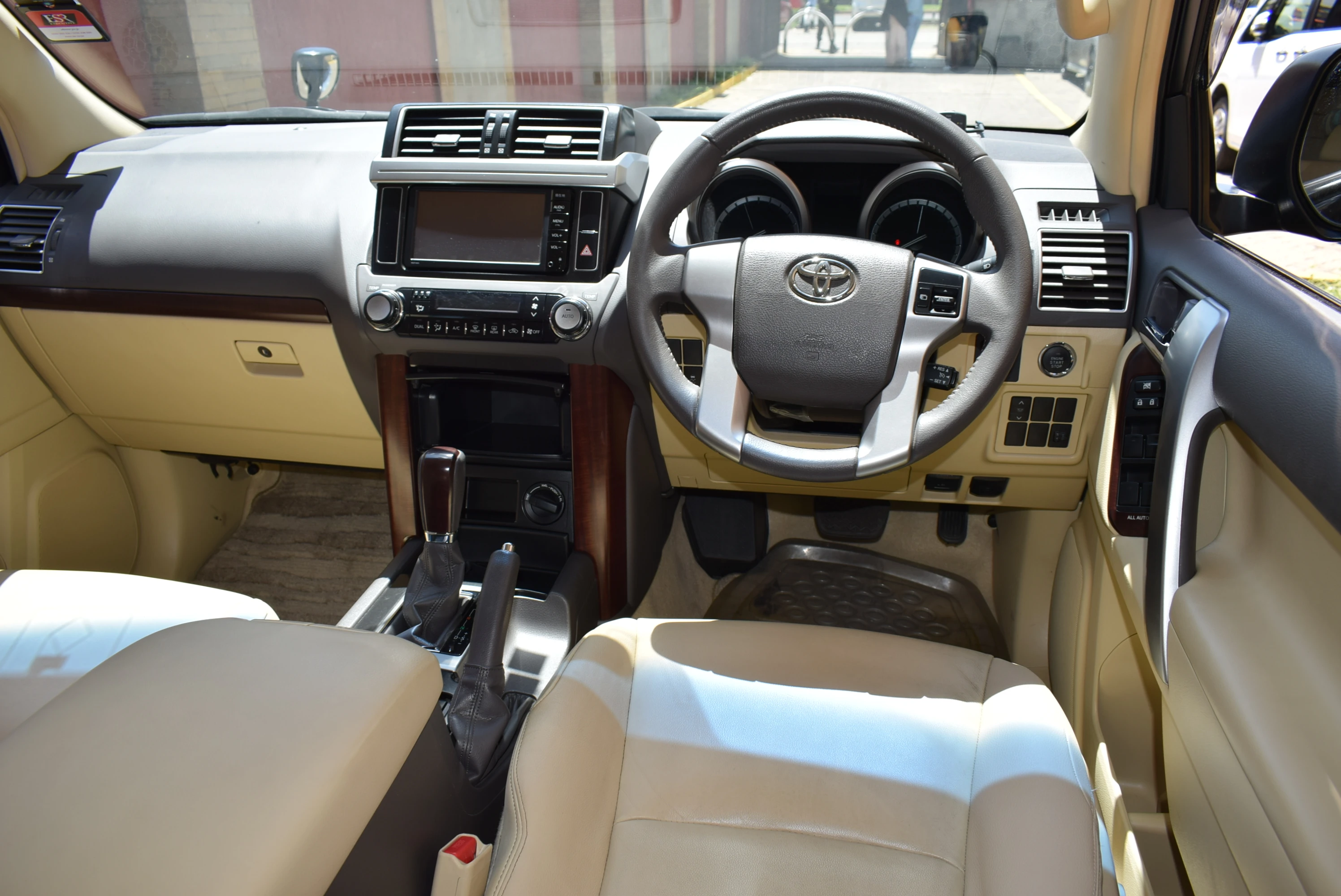 TOYOTA LAND CRUISER PRADO