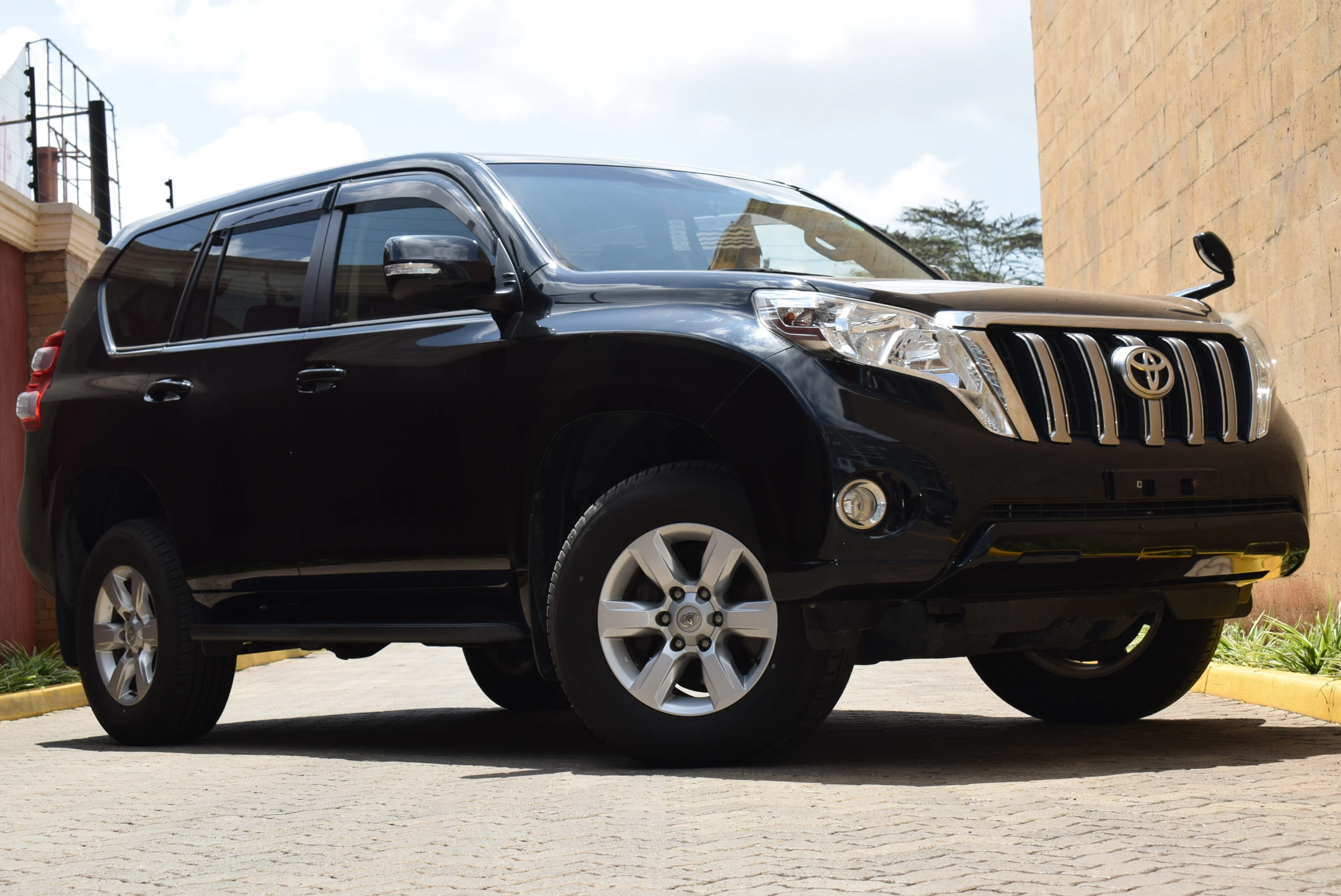 TOYOTA LAND CRUISER PRADO