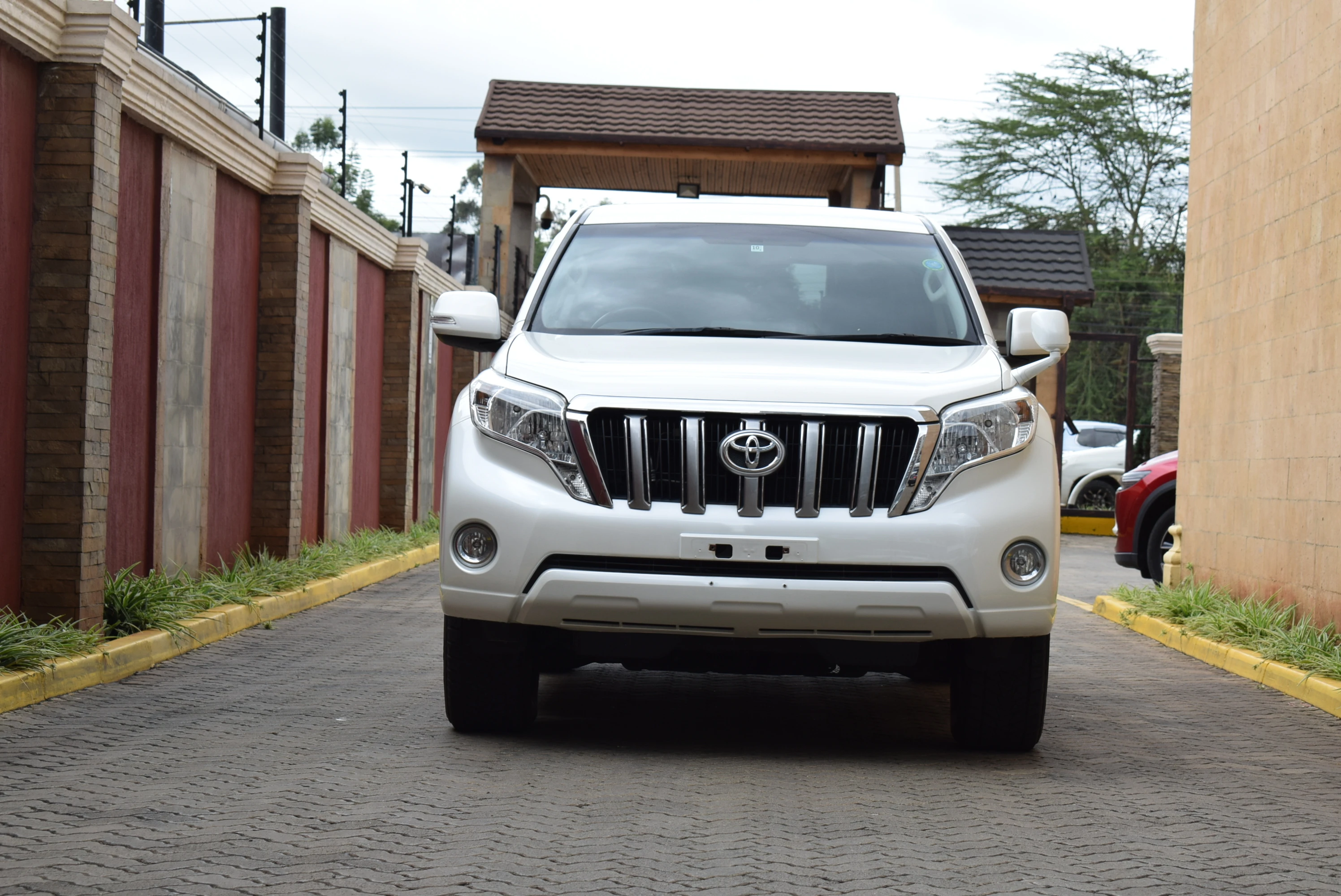 TOYOTA LANDCRUISER PRADO