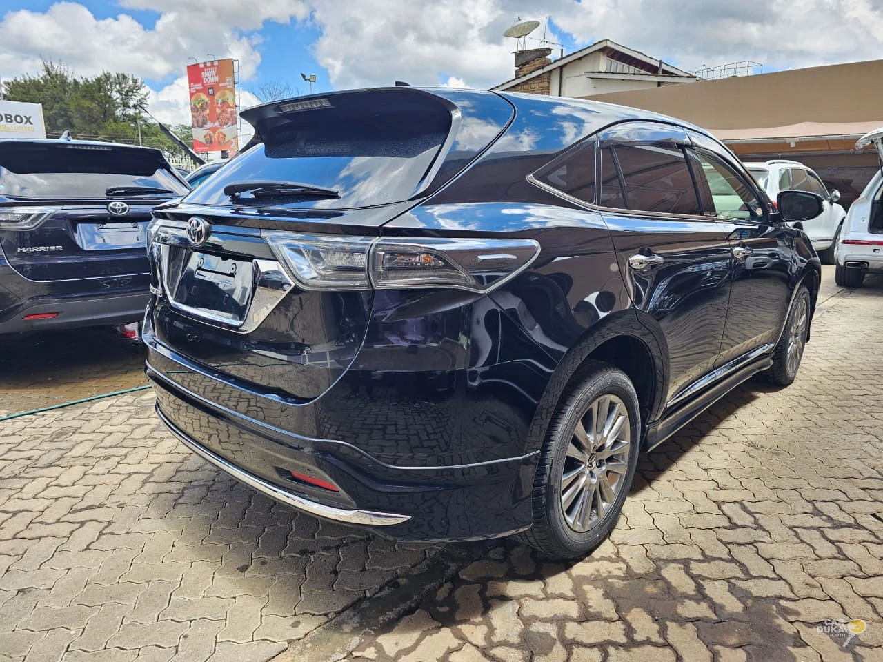 TOYOTA HARRIER