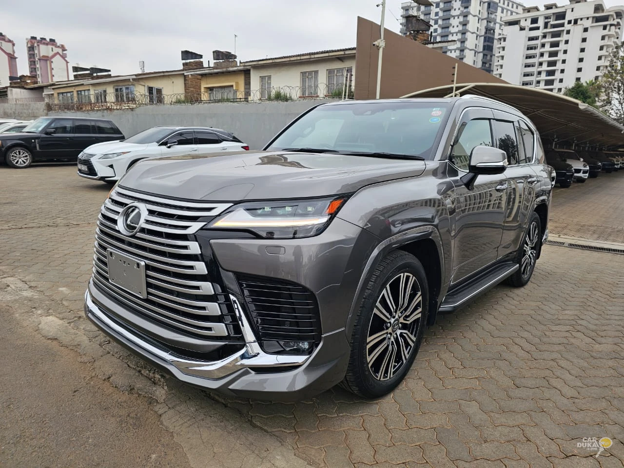 LEXUS LX600