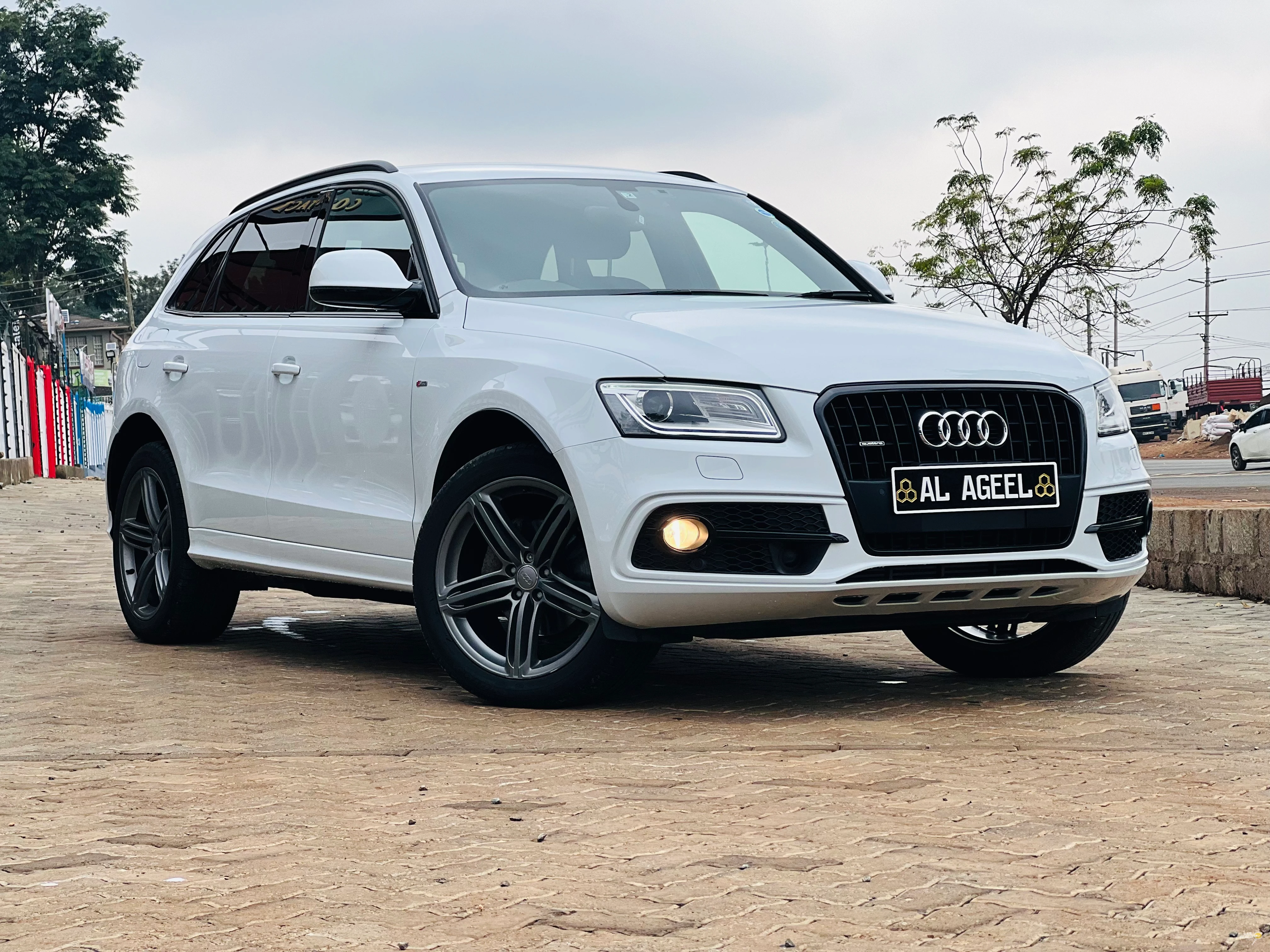 AUDI Q5