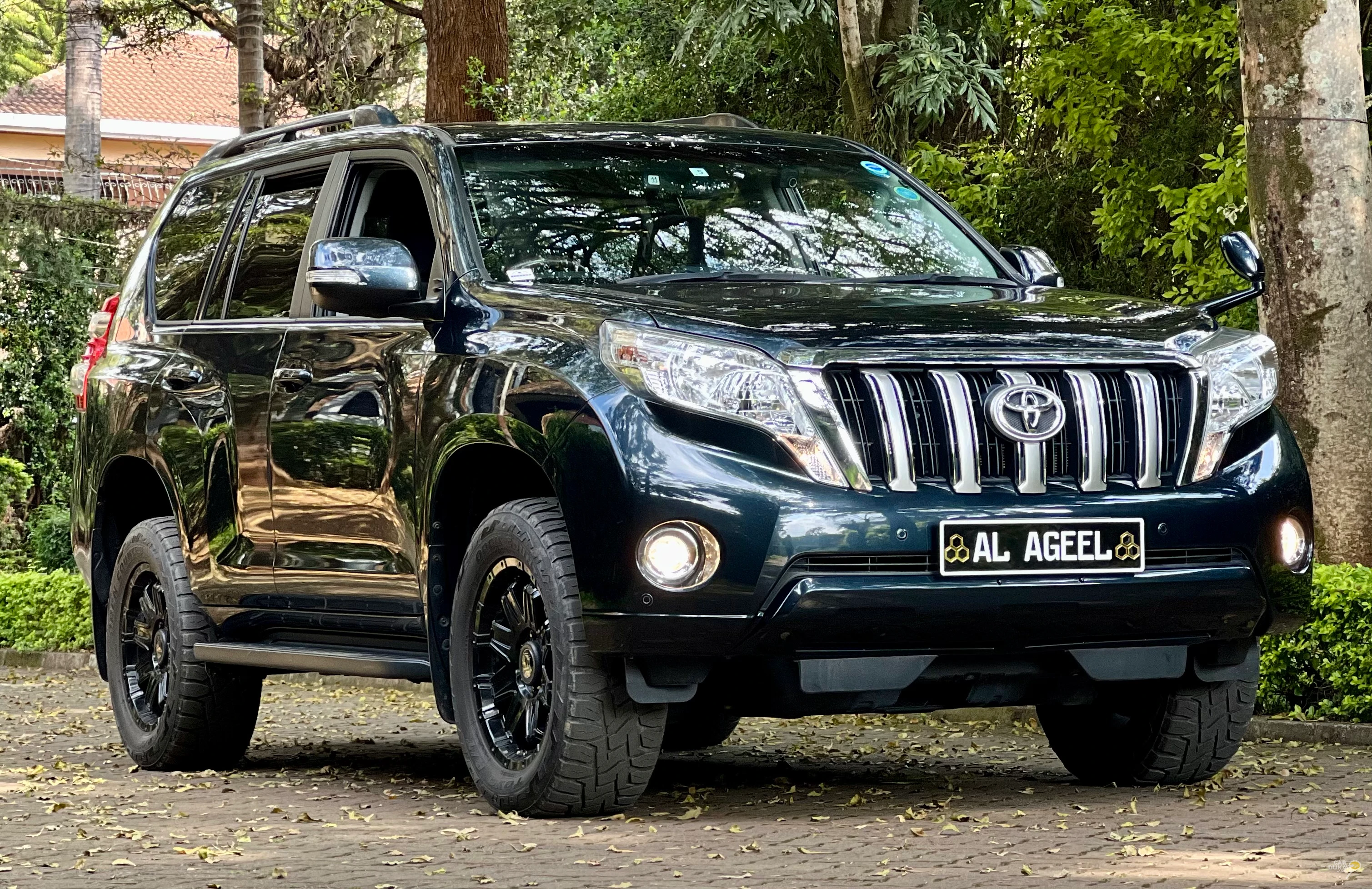 TOYOTA LAND CRUISER PRADO