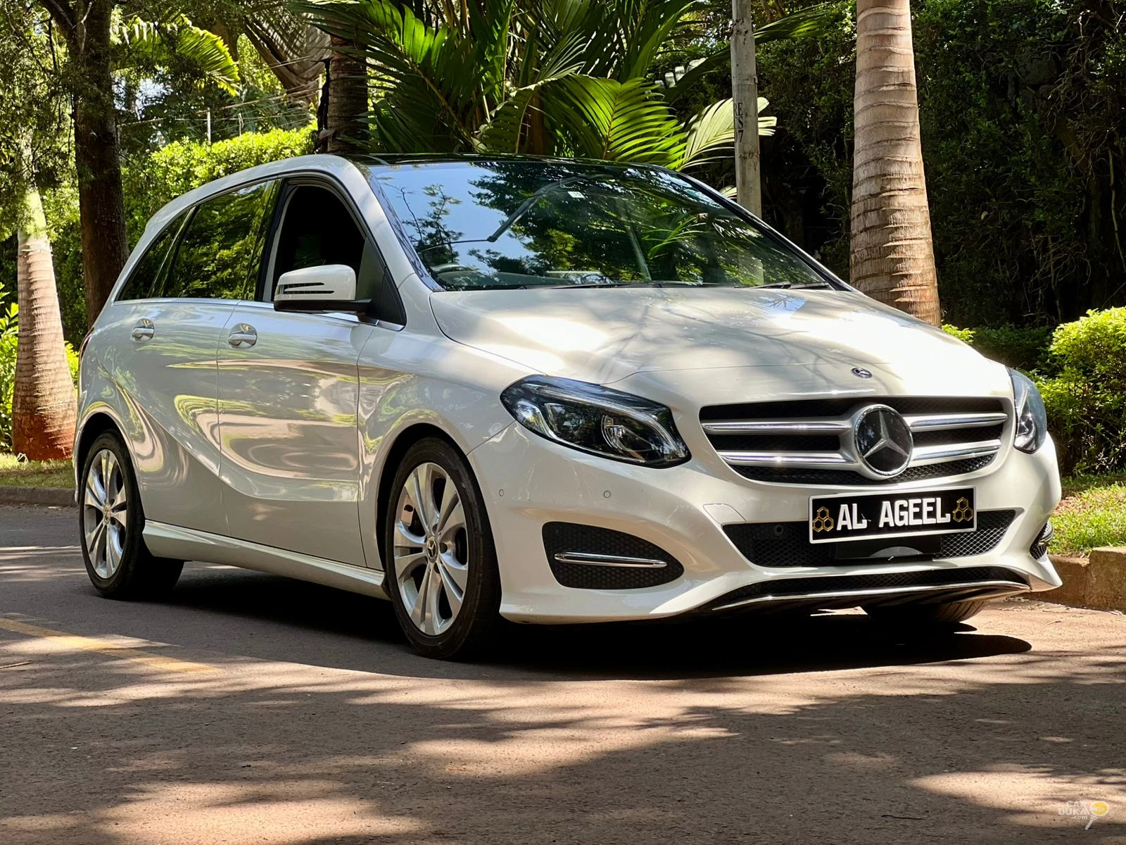 MERCEDES BENZ B180